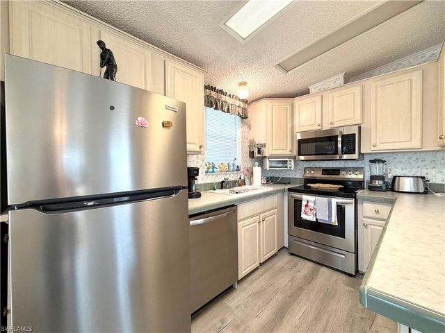 4700 Sawmill DR W, Estero, FL 33928