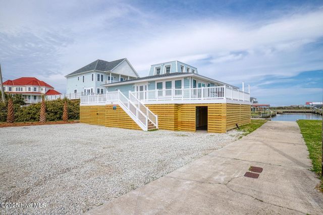 304 Marina Way, N Topsail Beach, NC 28460
