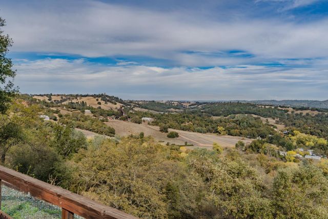 10370 Spunn Rd, Jackson, CA 95642