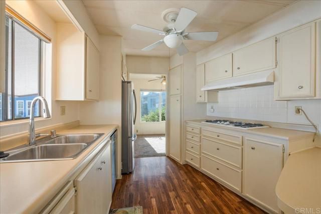 1175 La Moree Road, San Marcos, CA 92078