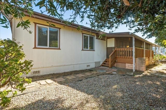 1175 La Moree Road, San Marcos, CA 92078
