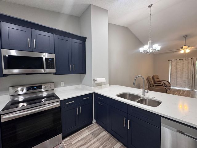 13903 TIMBERLAND DRIVE 204, Orlando, FL 32824