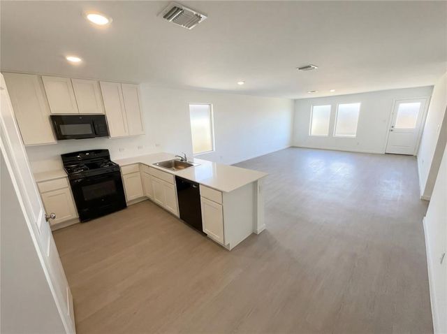 3728 Los Cabos Drive, Mustang, OK 73064
