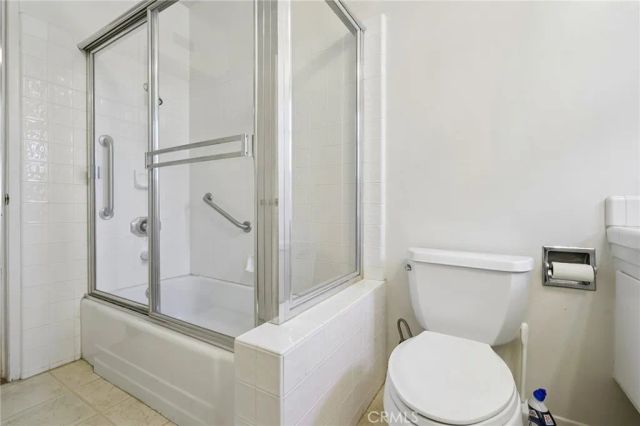 22259 Bassett, Canoga Park, CA 91303