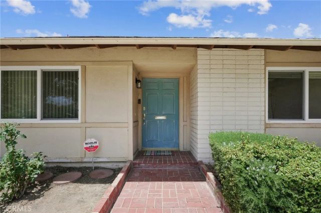 22259 Bassett, Canoga Park, CA 91303