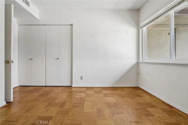 22259 Bassett, Canoga Park, CA 91303