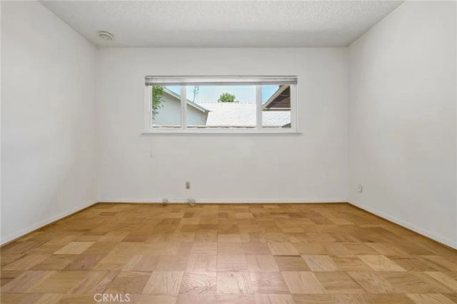 22259 Bassett, Canoga Park, CA 91303