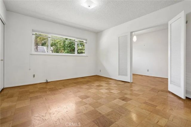 22259 Bassett, Canoga Park, CA 91303