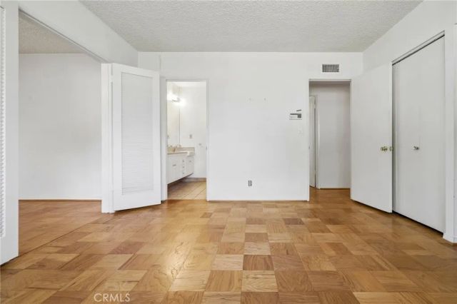22259 Bassett, Canoga Park, CA 91303