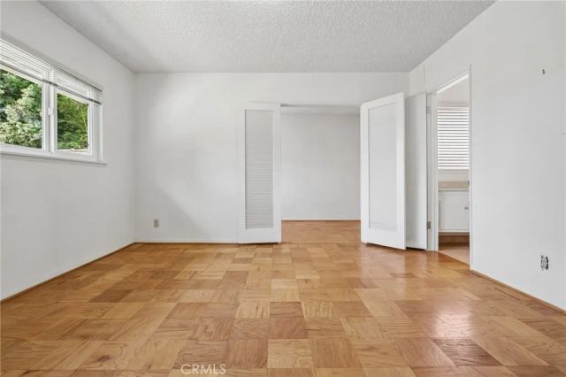 22259 Bassett, Canoga Park, CA 91303
