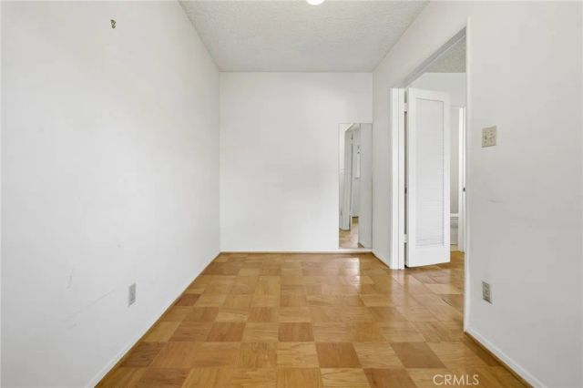 22259 Bassett, Canoga Park, CA 91303