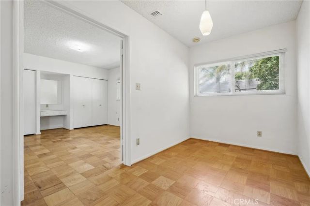 22259 Bassett, Canoga Park, CA 91303