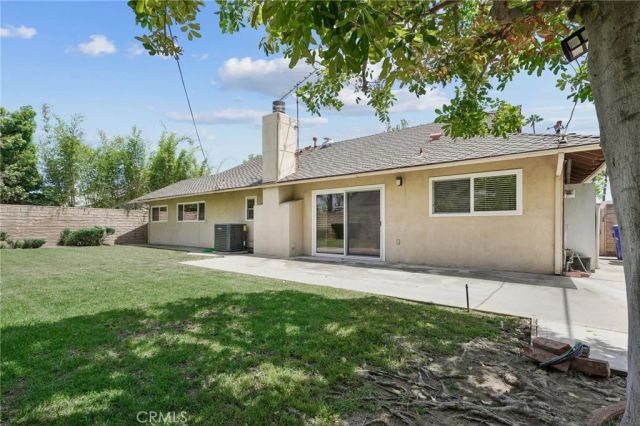 22259 Bassett, Canoga Park, CA 91303