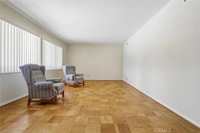 22259 Bassett, Canoga Park, CA 91303