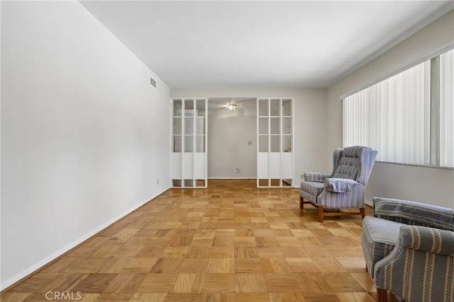 22259 Bassett, Canoga Park, CA 91303