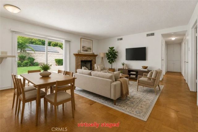 22259 Bassett, Canoga Park, CA 91303