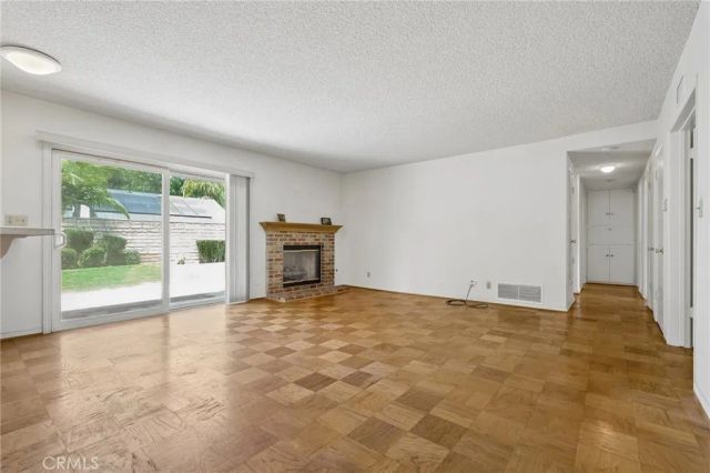 22259 Bassett, Canoga Park, CA 91303