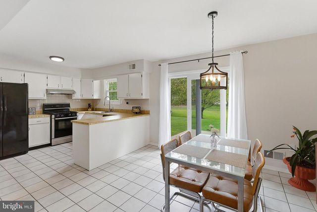 69 JEFFERSON DRIVE, Spotswood, NJ 08884