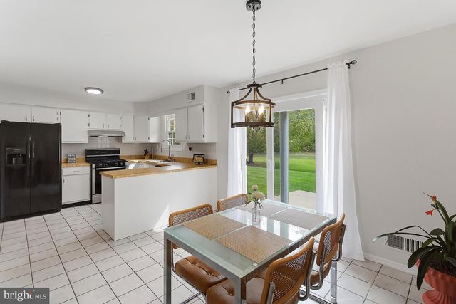69 JEFFERSON DRIVE, Spotswood, NJ 08884