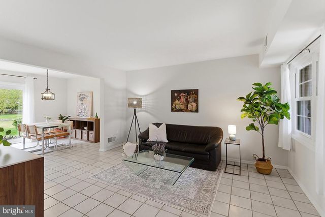 69 JEFFERSON DRIVE, Spotswood, NJ 08884