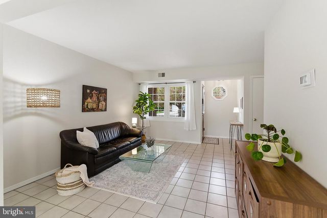 69 JEFFERSON DRIVE, Spotswood, NJ 08884