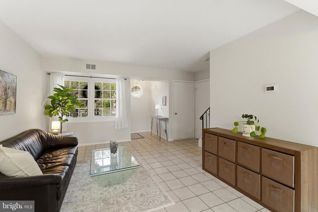 69 JEFFERSON DRIVE, Spotswood, NJ 08884