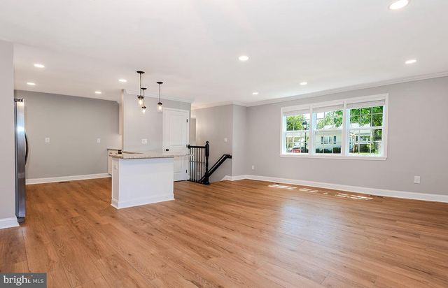 7730 MIDDLEGATE CT, Pasadena, MD 21122