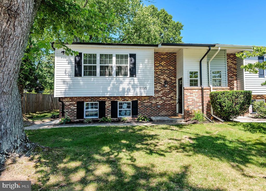 Image 1 of property listing at 7730 MIDDLEGATE CT, Pasadena, MD 21122