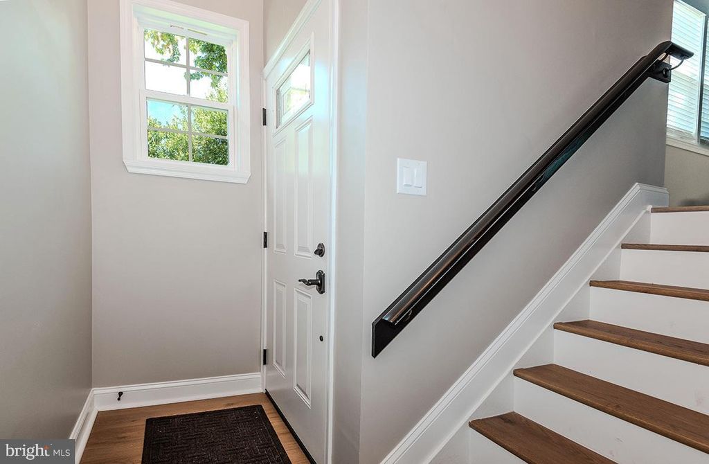Image 26 of property listing at 7730 MIDDLEGATE CT, Pasadena, MD 21122