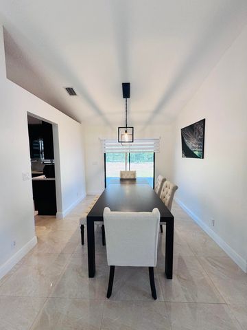 14196 N 77TH Place N, The Acreage, FL 33470