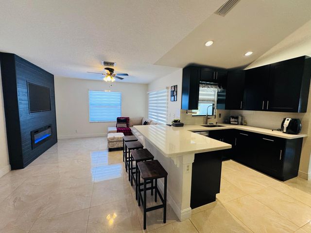 14196 N 77TH Place N, The Acreage, FL 33470