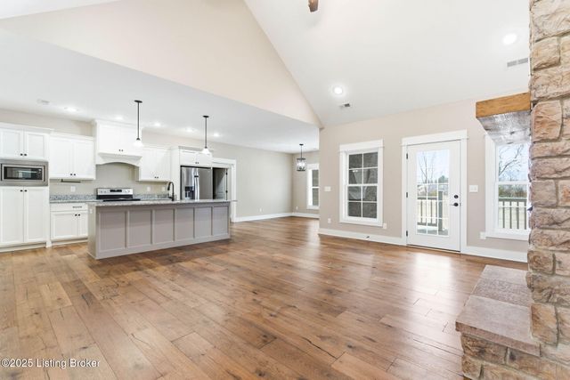 421 Robin Way, Shepherdsville, KY 40165