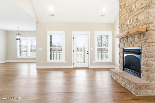 421 Robin Way, Shepherdsville, KY 40165