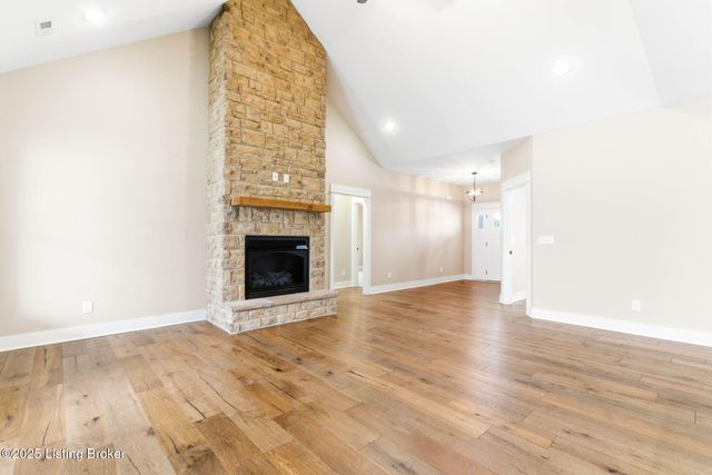 421 Robin Way, Shepherdsville, KY 40165