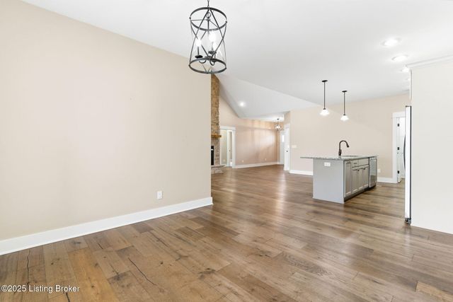 421 Robin Way, Shepherdsville, KY 40165