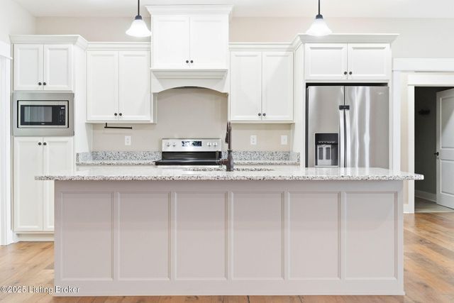 421 Robin Way, Shepherdsville, KY 40165