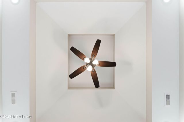 421 Robin Way, Shepherdsville, KY 40165