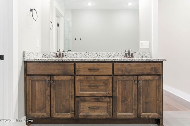 421 Robin Way, Shepherdsville, KY 40165