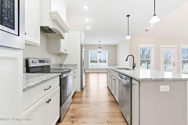 421 Robin Way, Shepherdsville, KY 40165