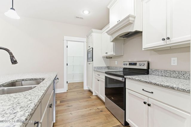 421 Robin Way, Shepherdsville, KY 40165