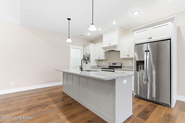 421 Robin Way, Shepherdsville, KY 40165