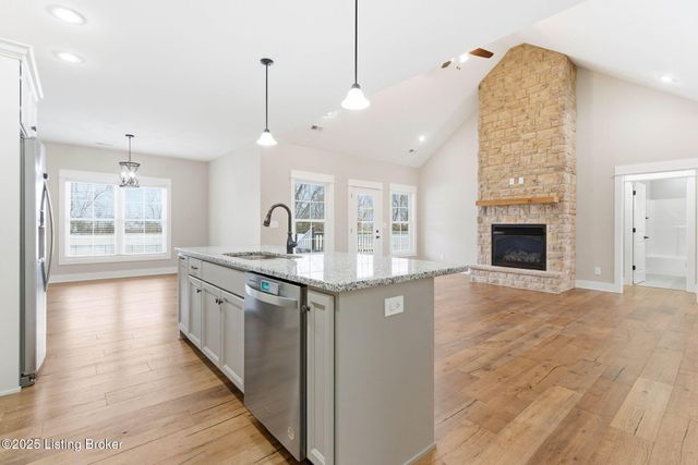 421 Robin Way, Shepherdsville, KY 40165