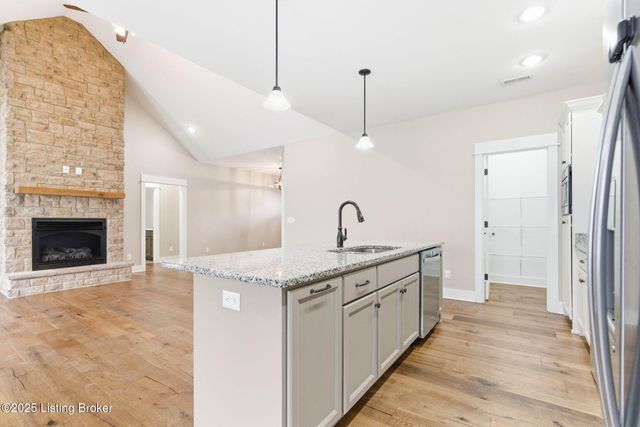 421 Robin Way, Shepherdsville, KY 40165