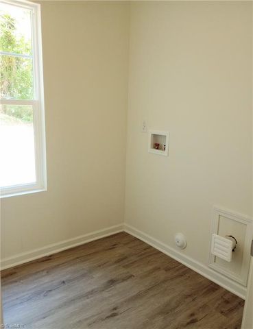 801 E Commerce Avenue, High Point, NC 27260