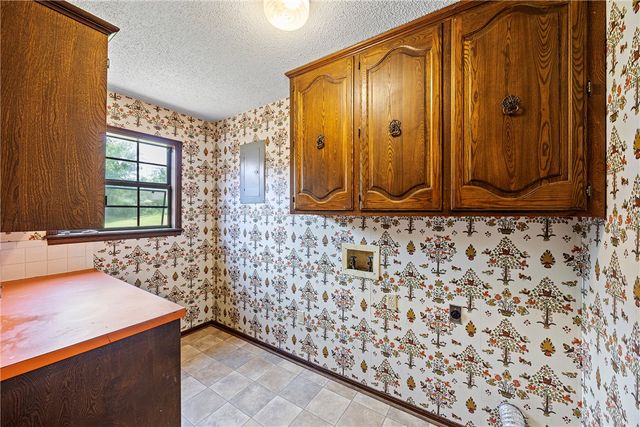 411 Marina Road, Russellville, AR 72802