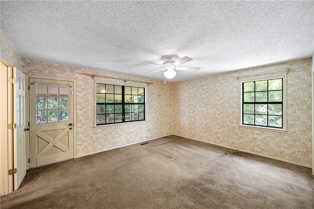 411 Marina Road, Russellville, AR 72802