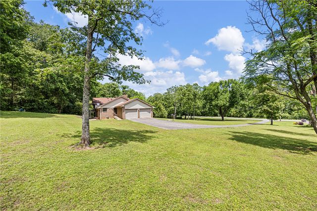 411 Marina Road, Russellville, AR 72802