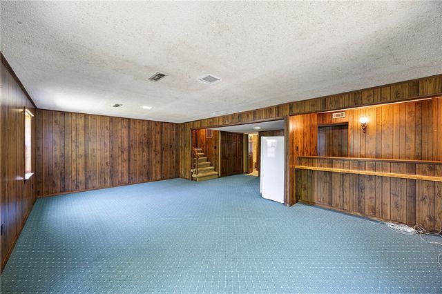 411 Marina Road, Russellville, AR 72802