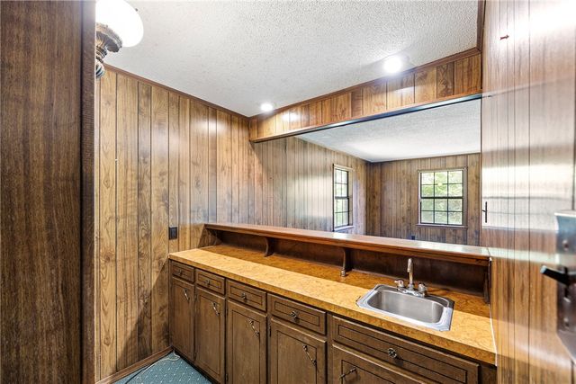 411 Marina Road, Russellville, AR 72802