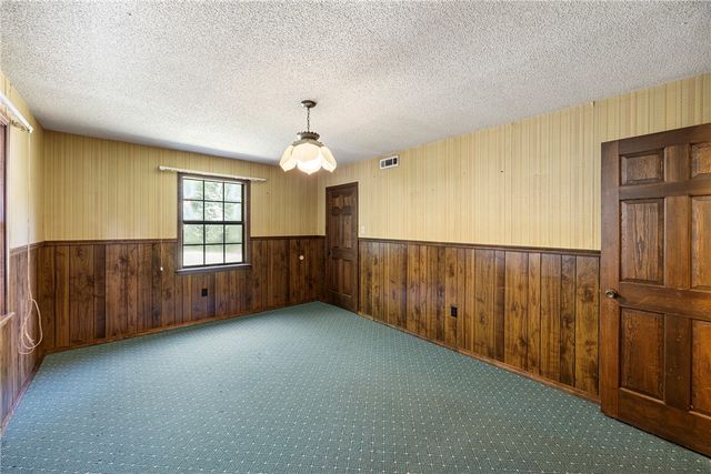 411 Marina Road, Russellville, AR 72802